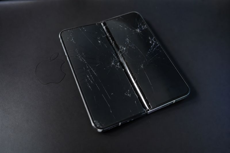 Apple's Foldable iPhone Duo Is Already Cracking: What AAPL Bulls Should Know
